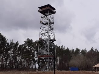 Uhowo: wieża widokowa, 40 m wysokości